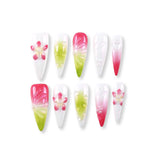 Uñas postizas francesas 365Nails con degradado rosa-lima lechoso y diseño floral 3D.