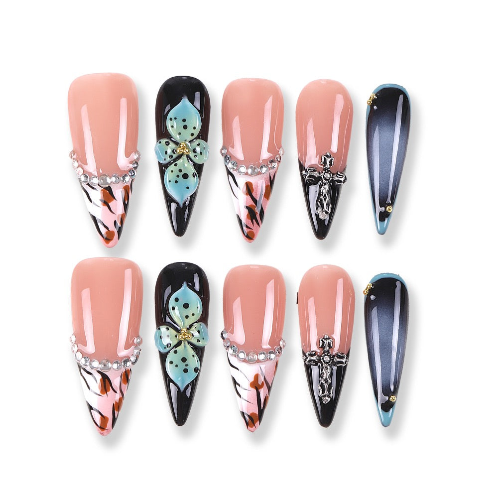 Uñas postizas 365Nails Noir Butterfly Leopard Mix.