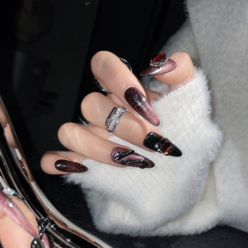 Spice Girls Three-dimensional Snake Pattern fake nails White press-on nails Art Finished Hands Dark Blood Red Spice Girls Nail Art | 365nails