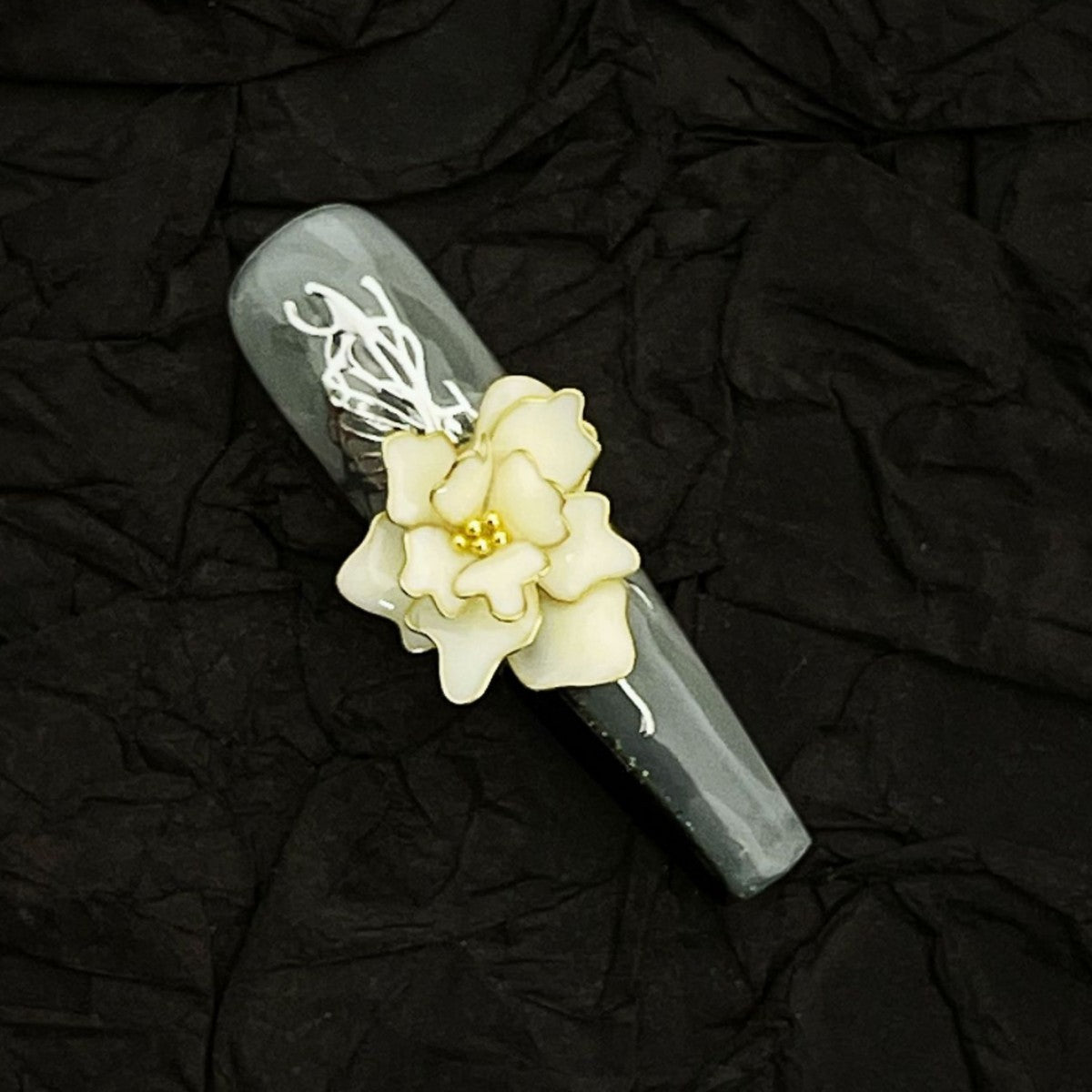 Title Ink Mist Rose | Black-and-White Floral Sculpt Art Series Press-On Nails