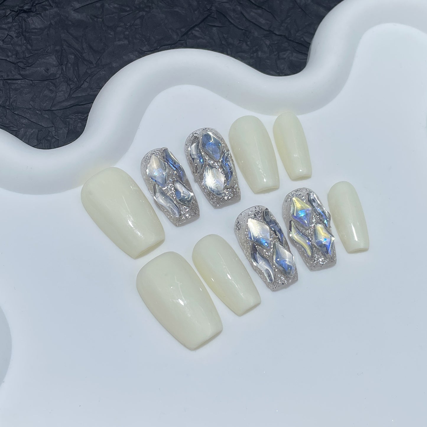 Pure handmade worn nail coconut milk color simple and versatile moonlight bright diamond short nail patch wearable nail sticker|365nails