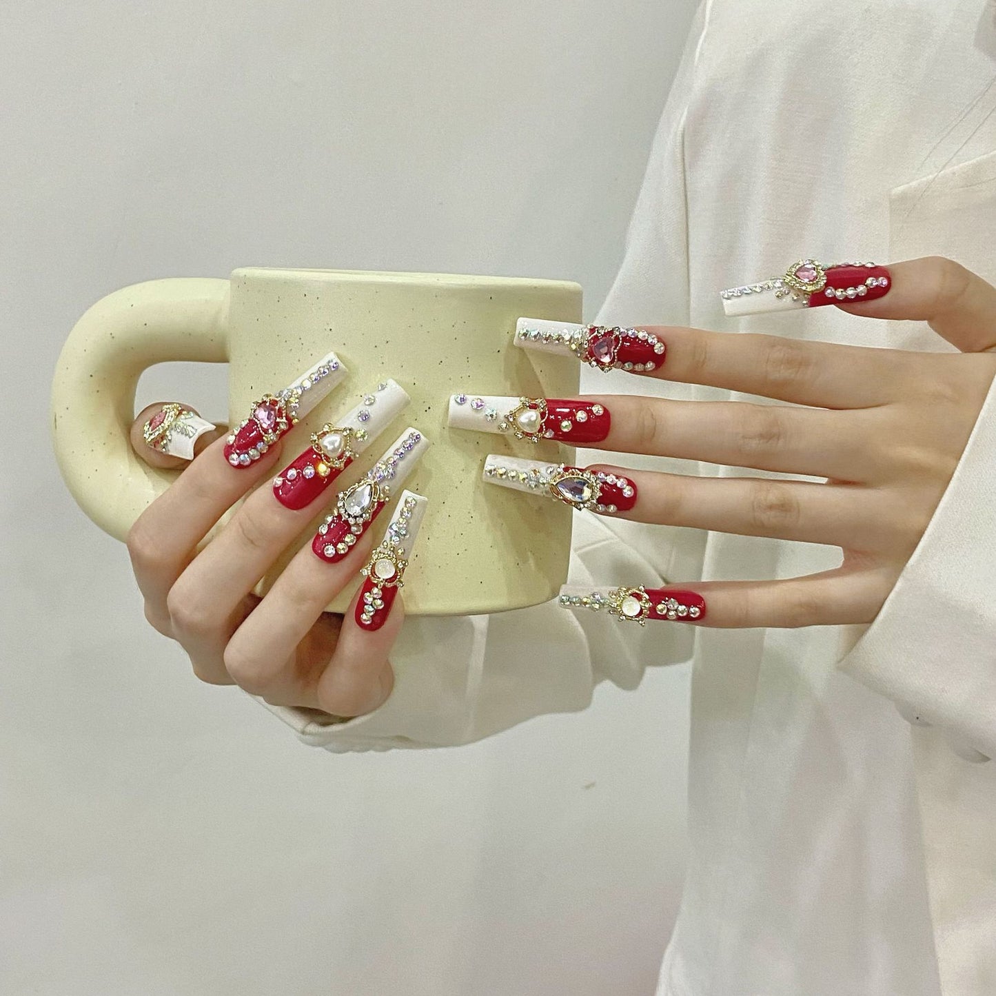 Uñas postizas artesanales con acabado Noble Luxury Femme Fatale extra largas y exageradas | 365nails