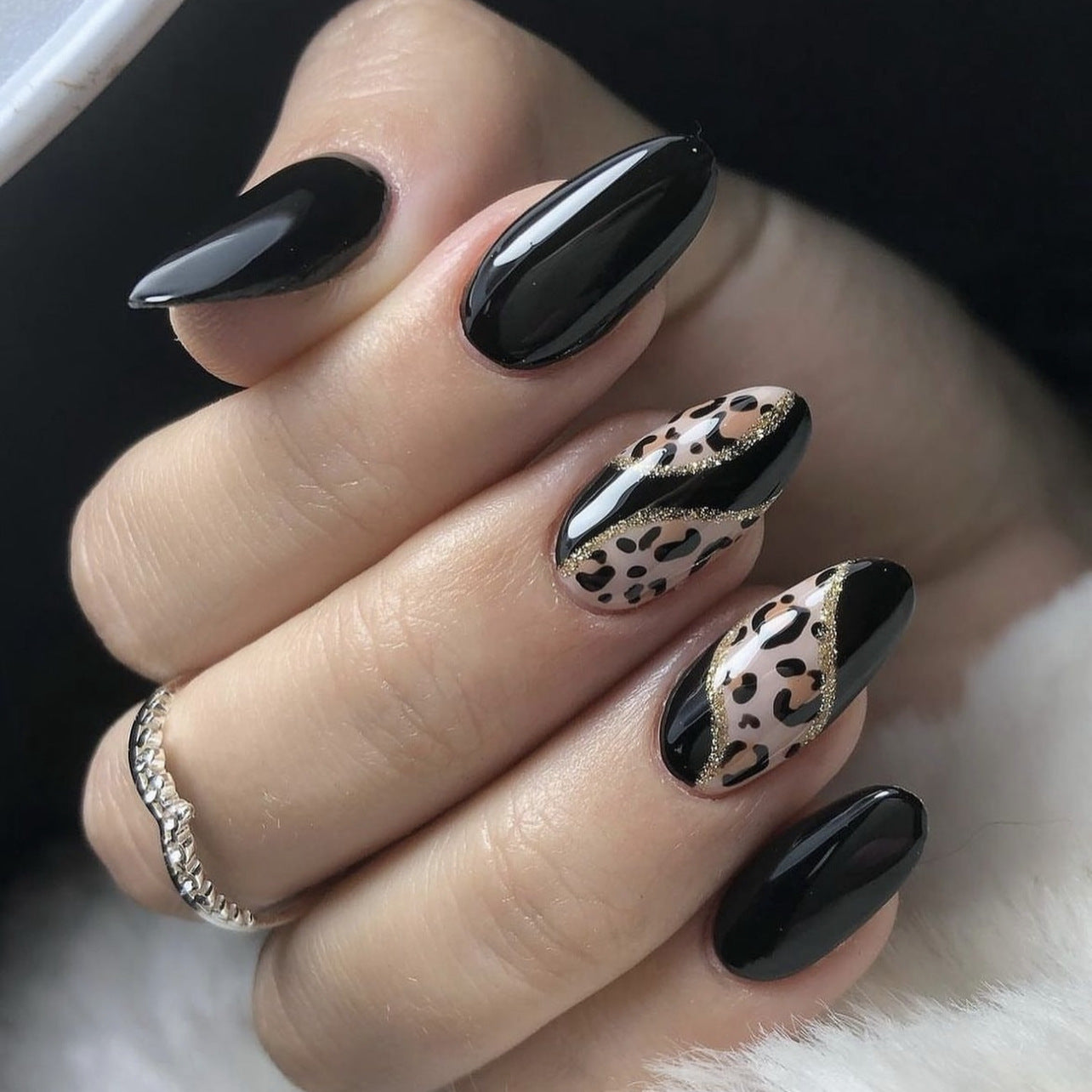Autumn and winter leopard print splicing wearing armor simple black solid color autumn manicure fake nails fake nails|365nails
