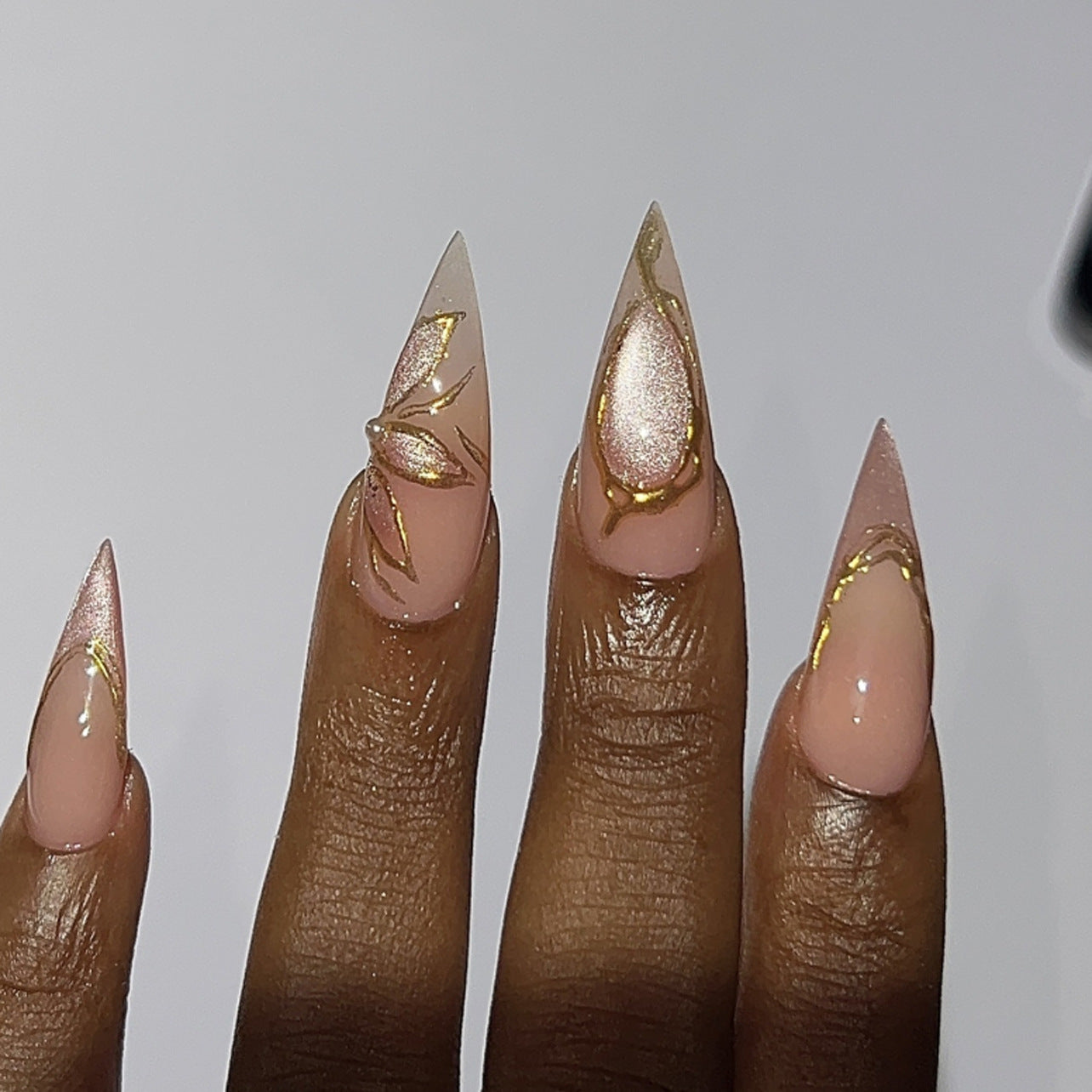 Medium and long almond shaped 3d three-dimensional cat eye press-on nails