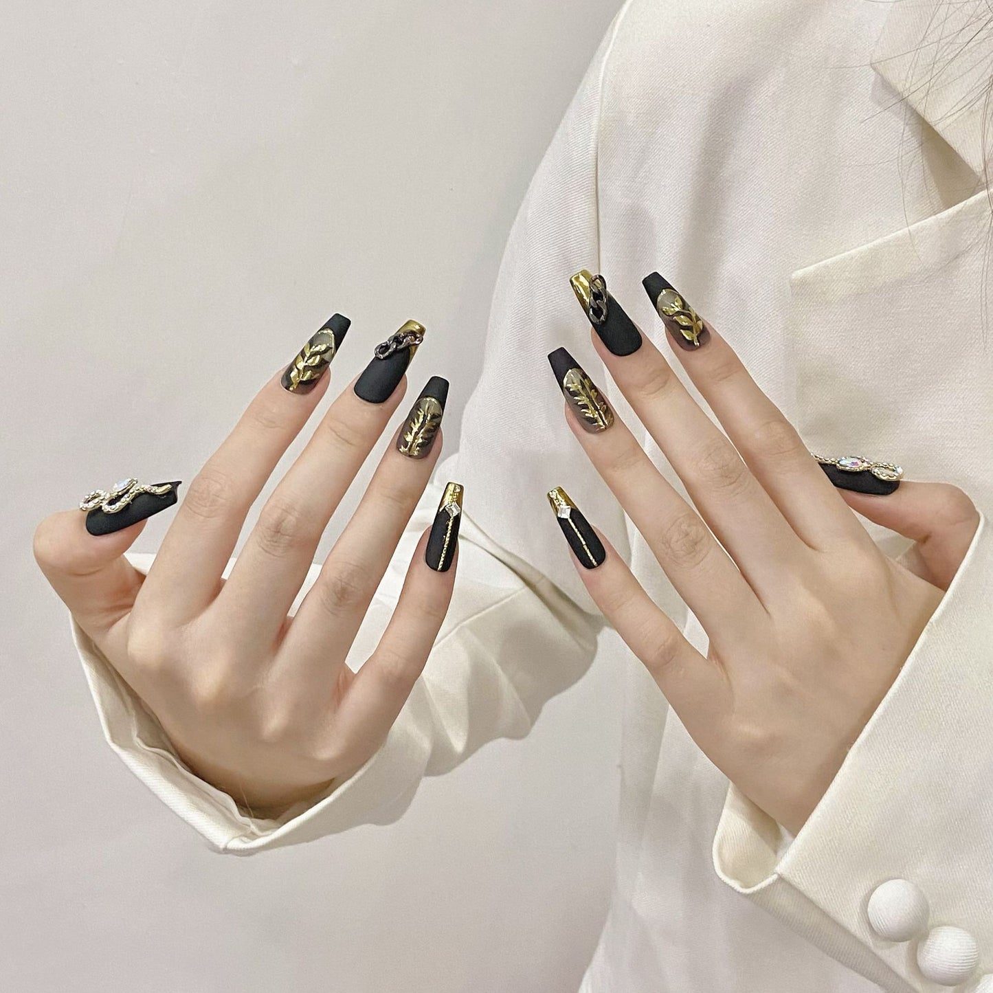 Midnight Spirit Snake handmade nails dark temperament style butterfly chain medium and long removable manicure | 365nails