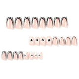 Unhas decoradas para Halloween, unhas decoradas com remendo, unhas brancas francesas, bordas pretas, fantasma, amor, teia de aranha, unhas decoradas|365nails