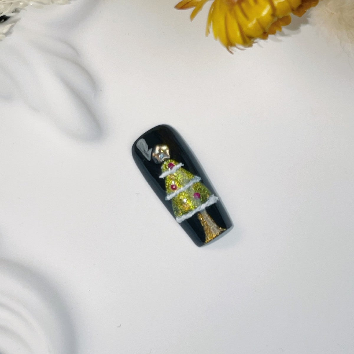 Title Polar Night Pine | Aurora Holiday Art Series Press-On Nails