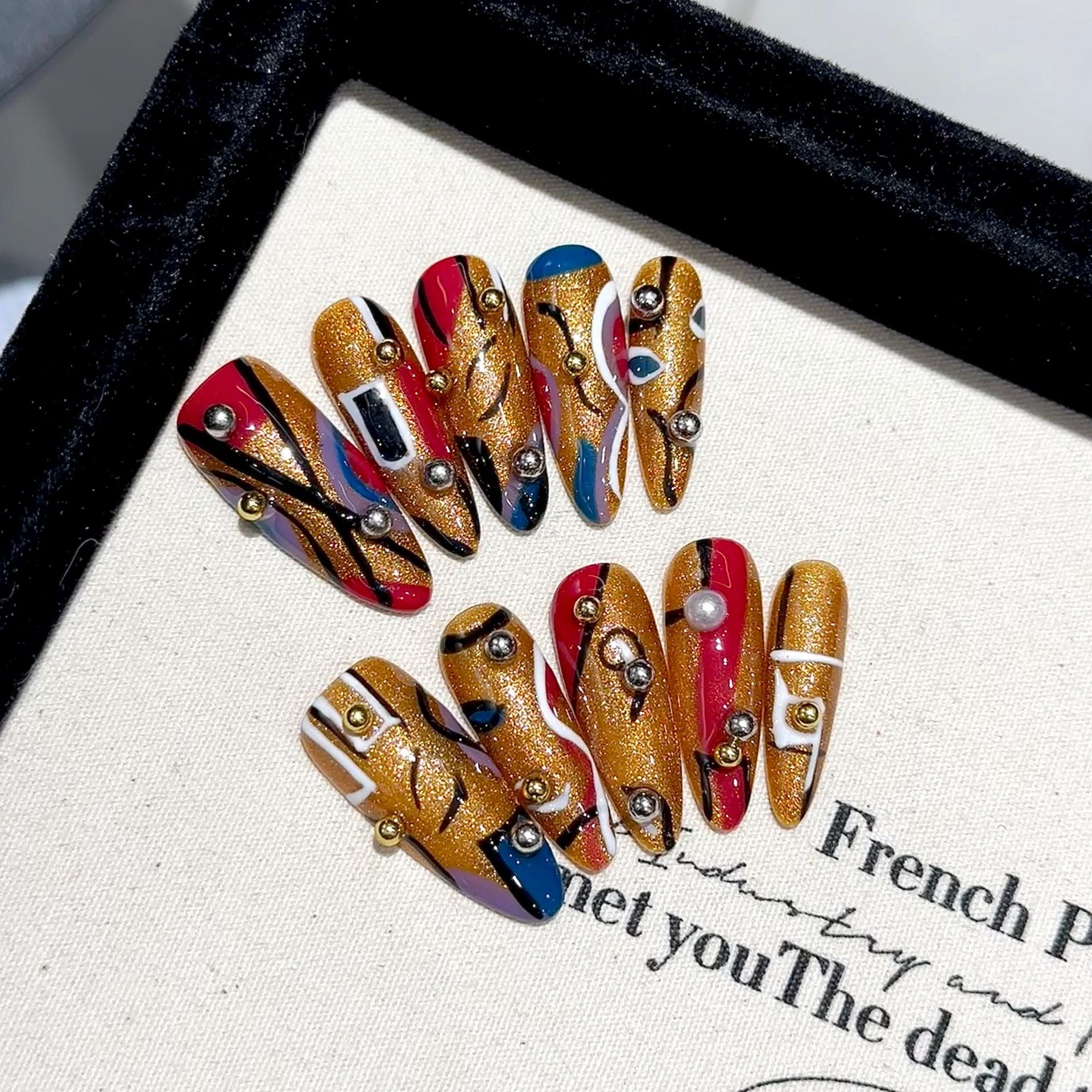 Uñas postizas de lujo, ligeras y hechas a mano, con una línea de colores que combinan y se pueden quitar | 365nails