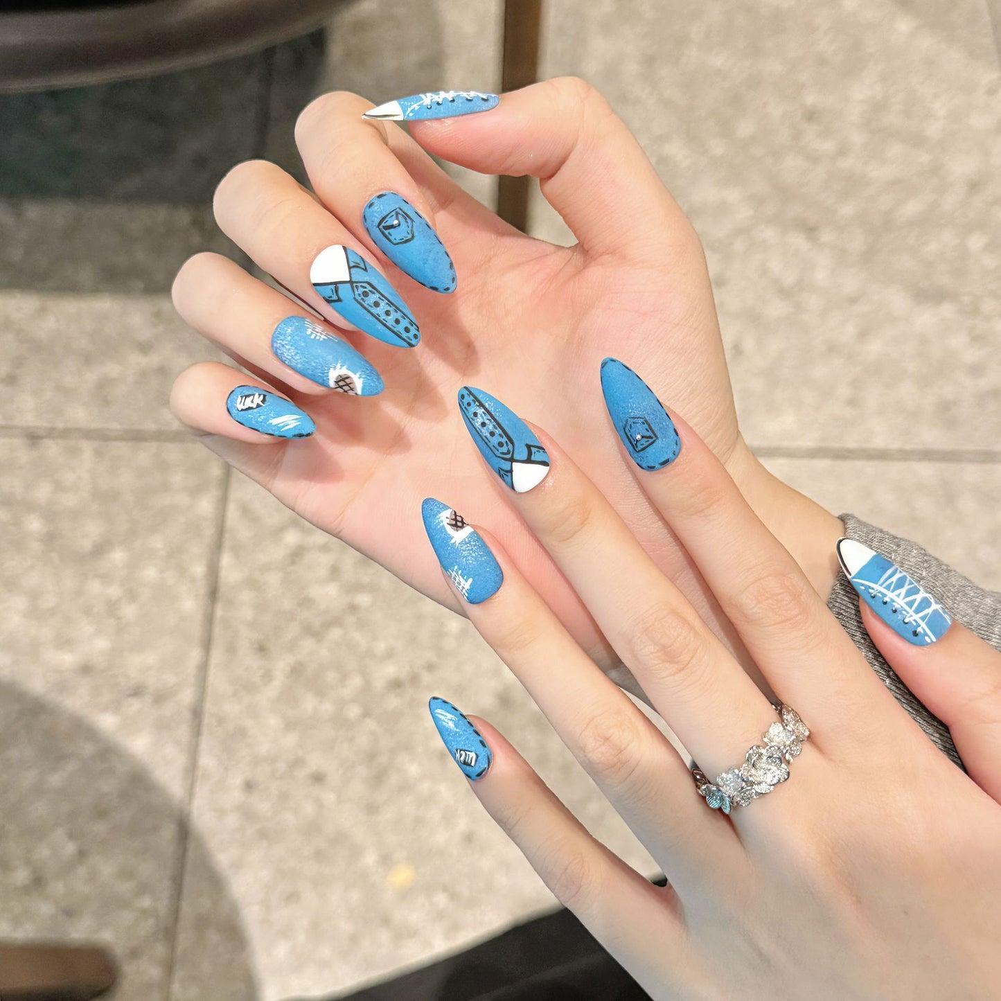 manicure pure hand-painted canvas shoes pure handmade press on nails hand-painted nail products | 365nails