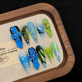 Flores frescas, modernas e puras, esculpidas à mão, em estilo festivo azul | 365nails