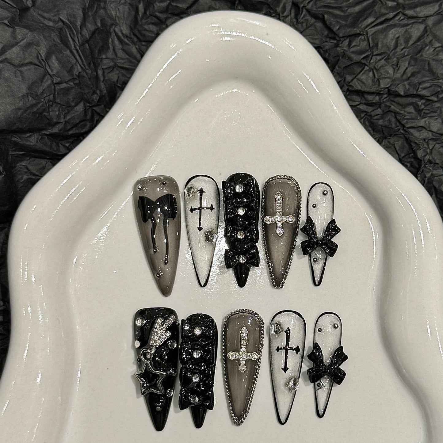Unhas postiças artesanais de alta qualidade da Boutique Dark Goth Nail Factory | 365nails
