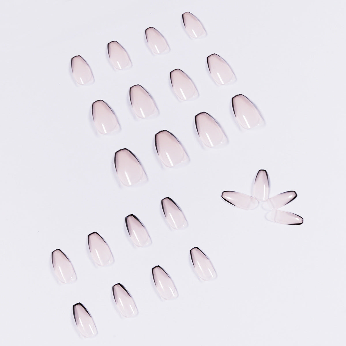 Uñas francesas cortas de ballet en color nude y negro, con acabado de uñas postizas, parches para uñas, parches extraíbles | 365nails