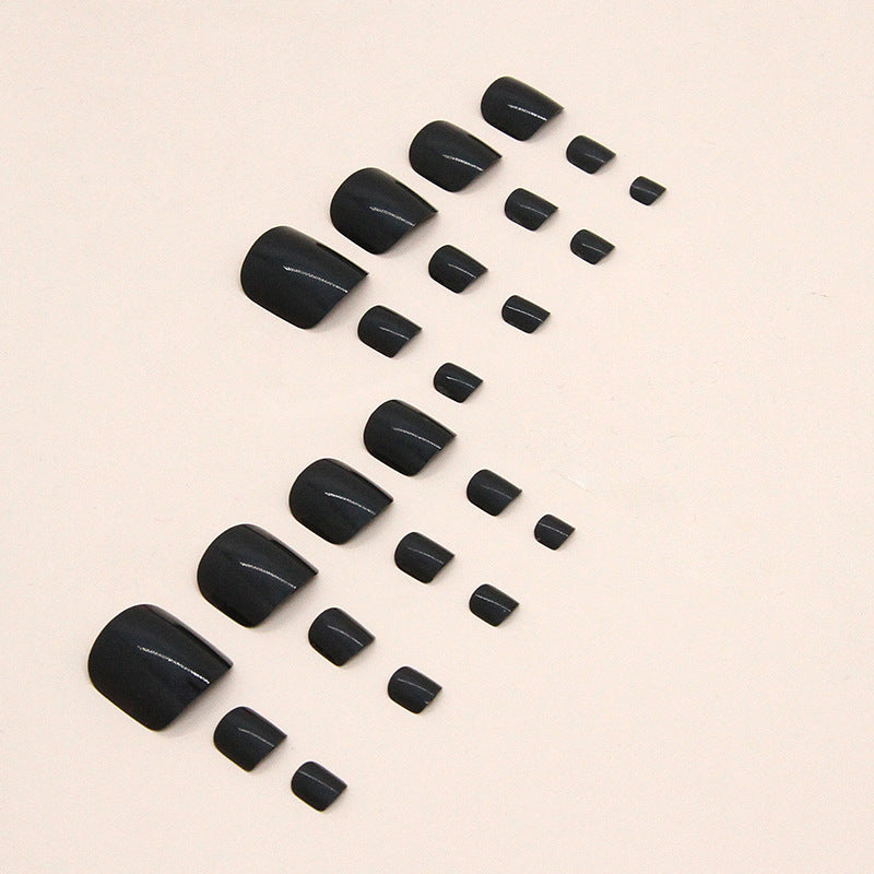 White, cool and elegant, black oily and shiny, fake nails, Press-on toenails models, press-on nails, Spice Girl nail art, special for Press-on toenails nails.|365nails