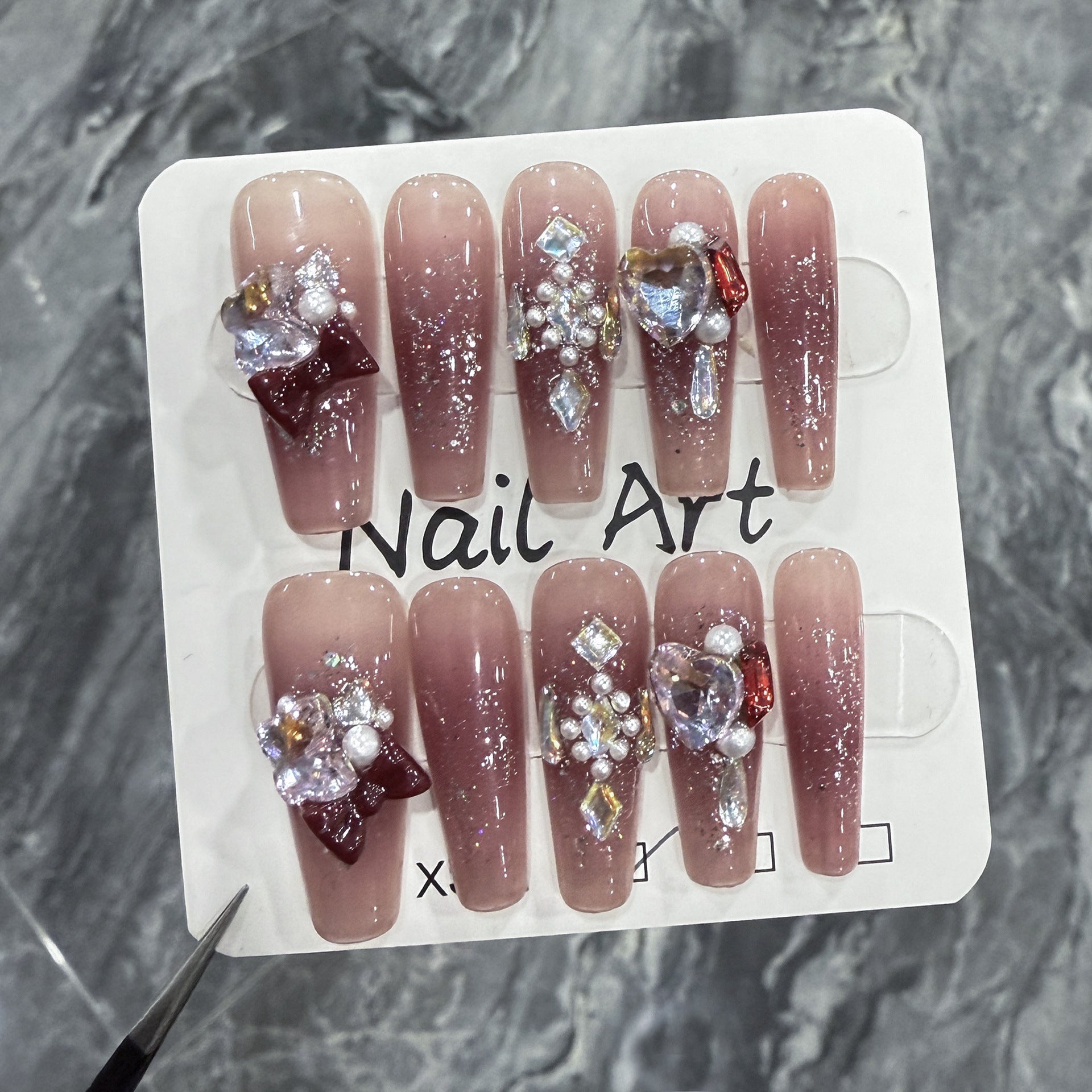 Uñas postizas hechas a mano con acabado en rosa hielo transparente y diamantes apilados. ¡Otoño e invierno! ¡Venta al por mayor de fábrica! 365nails
