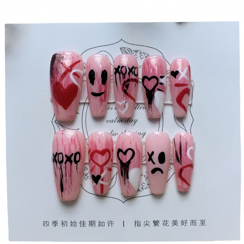 Uñas hechas a mano con degradado rosa oscuro y carita sonriente abstracta. Song Yuqi también usa uñas pintadas a mano | 365nails