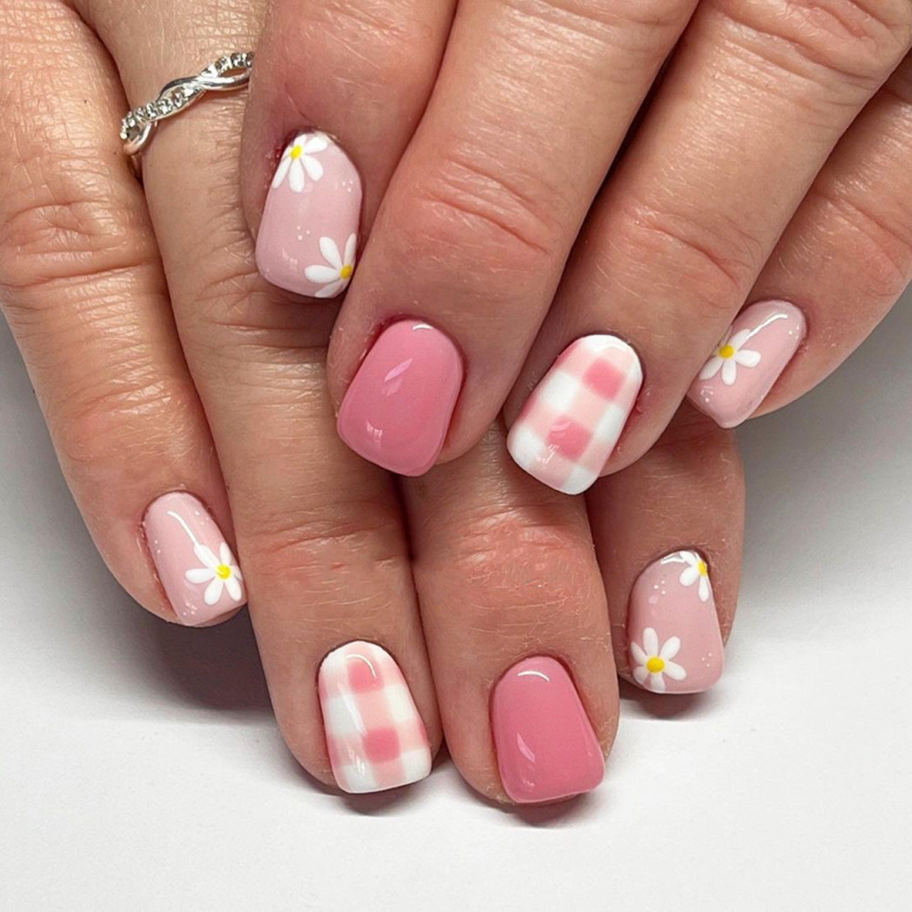 Fresh white daisy flower short square press-on nails