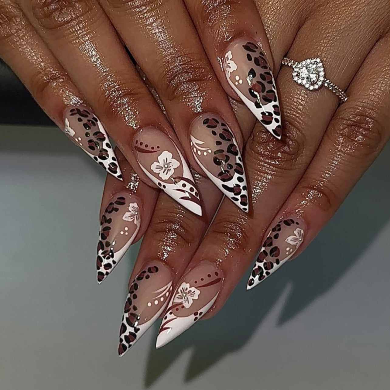 Leopard print short almond French white flower press-on nails