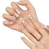 Uñas francesas suaves y delicadas hechas a mano con un diseño tridimensional de ojo de gato blanco | 365nails