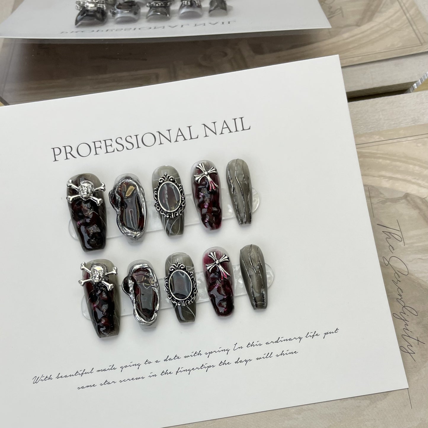 Unhas postiças de Halloween estilo dark spice girl caveira artesanal Crowe coração sentido avançado | 365nails