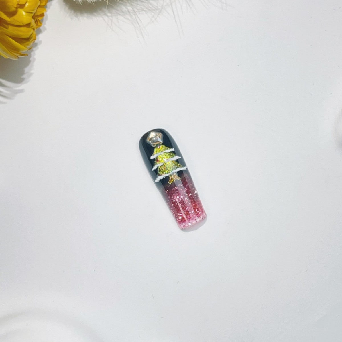 Title Polar Night Pine | Aurora Holiday Art Series Press-On Nails