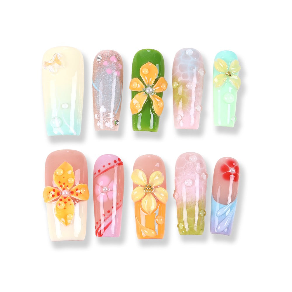 Uñas postizas 3D con diseño floral pastel de 365Nails Pastel Garden