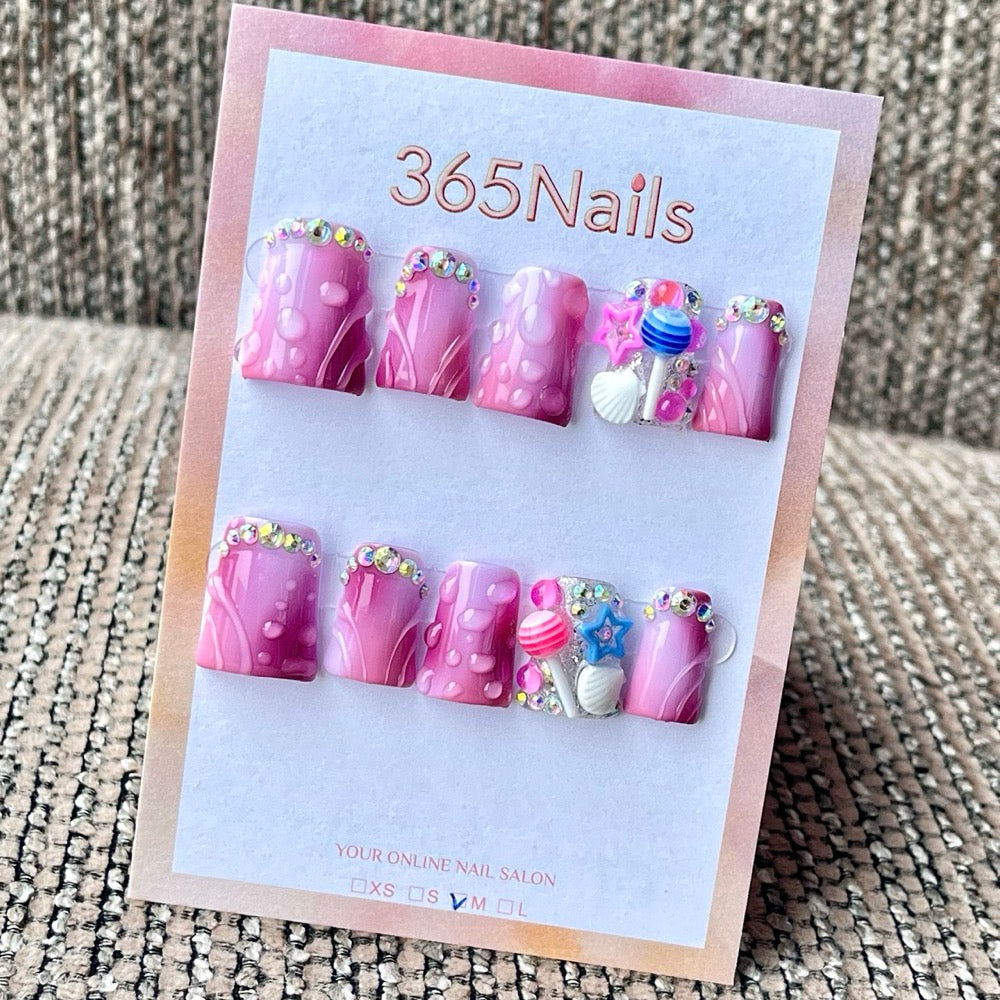 365nails: "Dégradé Violet, Bulles 3D, Sucette, Coquillage, Strass" – Candy Kawaii Fait Main Ongles Mi-Longs