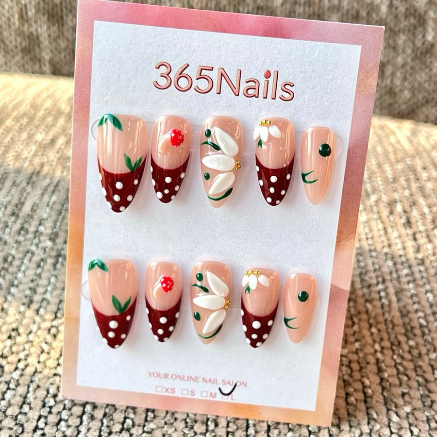 365nails 手工製 中長款 杏仁形 穿戴甲 — 草莓蘑菇花