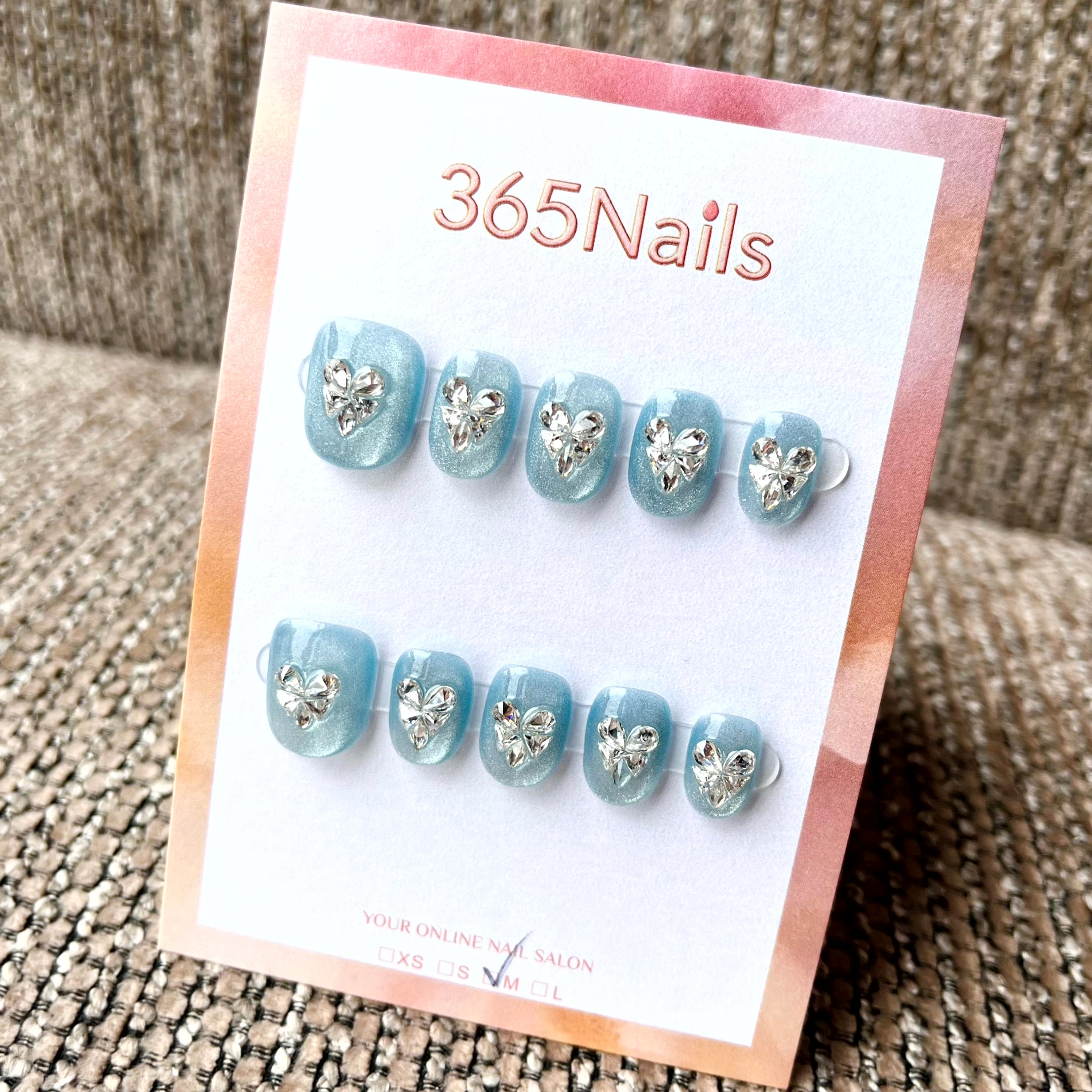 365nails : "Cœur Glacé" – Ongles carrés courts faits main avec cristal argenté 3D