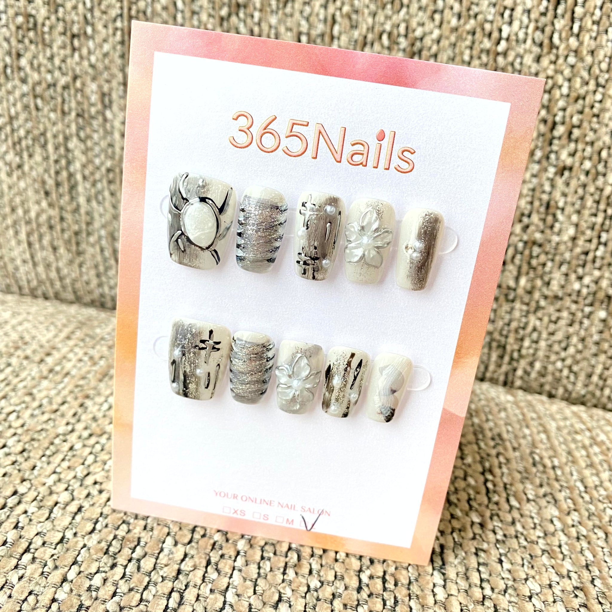 365nails: "Grunge Ballet" – Distressed Line & 3D Flower Handmade Squoval Nails