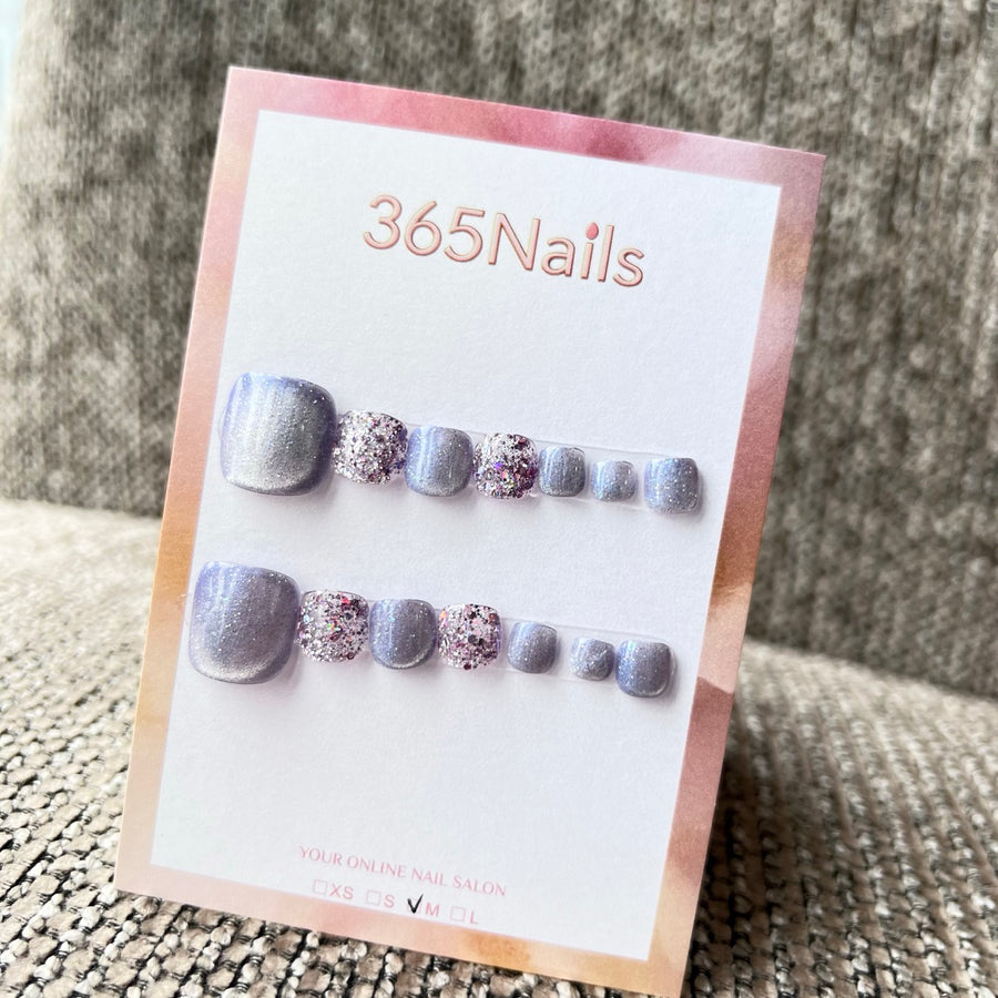 365nails: "lavender galaxy cat-eye" – pedicure autocolante artesanal