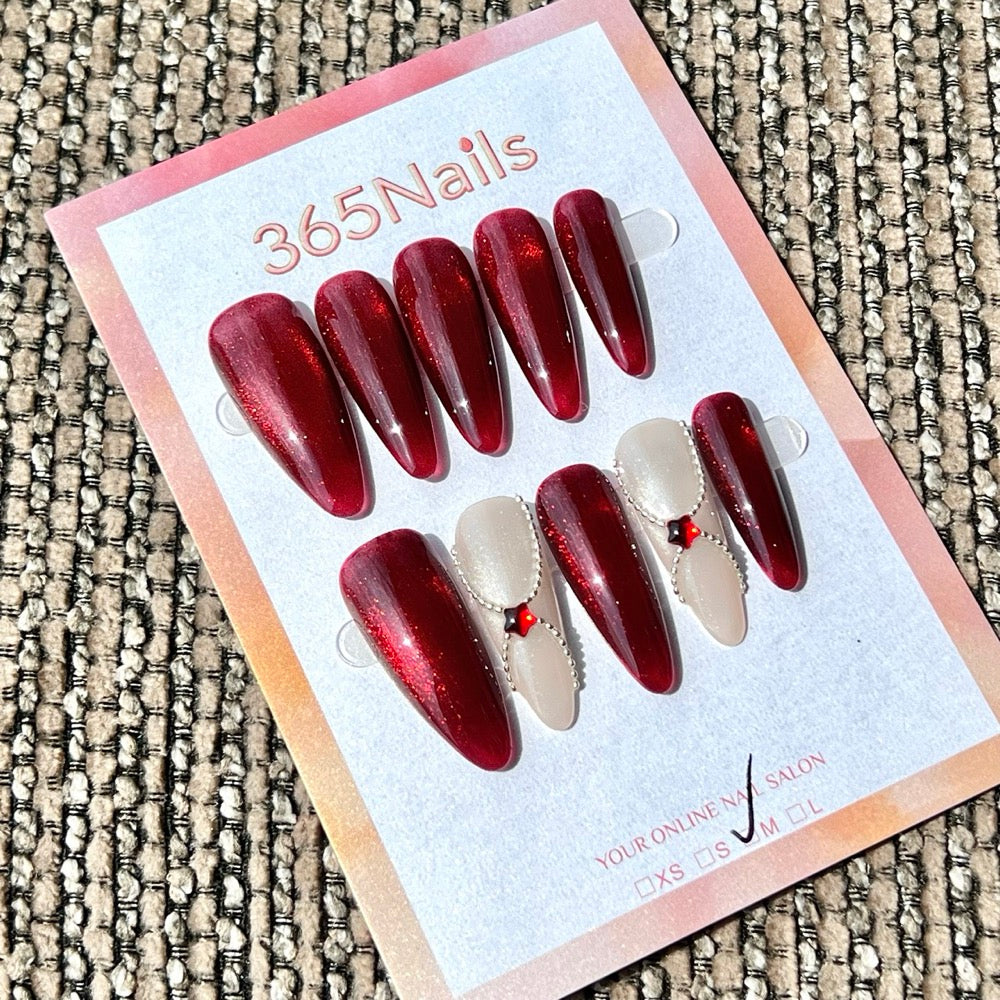 365nails: 루비 헤일로 & 누드 악센트 – 쉬머 라인스톤 수제 스틸레토형 네일