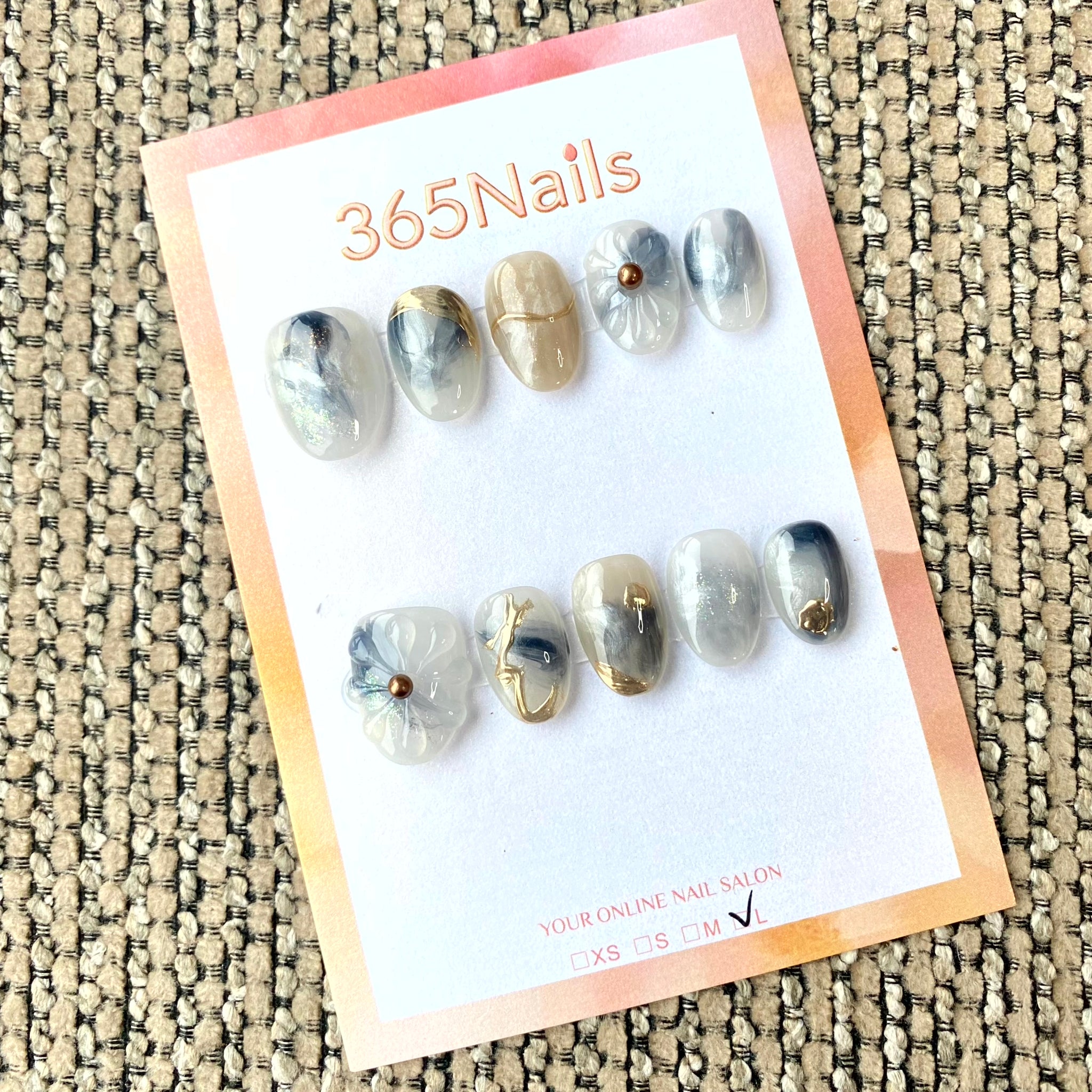 365nails: "Porcelain Ink" – Blue Watercolor Bloom & 3D Gold Handmade Oval Nails