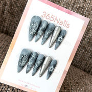 Midnight Silver Star - Black Metallic Press-On Nails