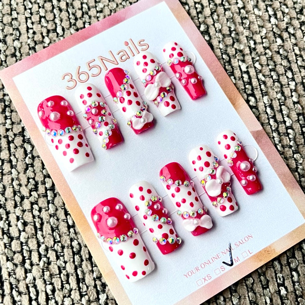 365nails : "Coup de cœur coquette" – Ongles coffin faits main avec nœud 3D