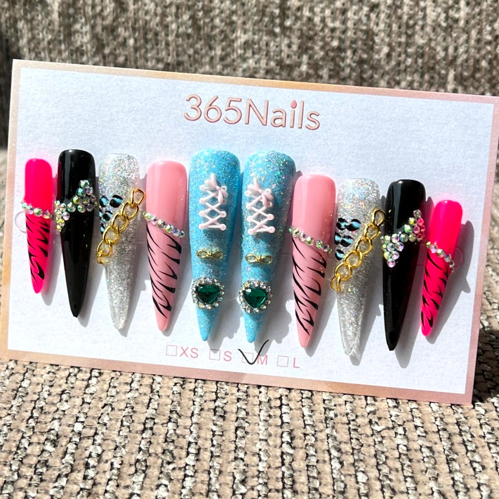 365nails: '어반 정글' – 3D 체인 & 코르셋 수제 롱 스틸레토형 네일