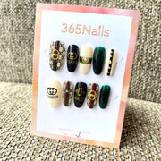 Luxury Logo 365nails：「復古條紋蜜蜂」— 奢華條紋與3D金色昆蟲手工製橢圓形穿戴甲