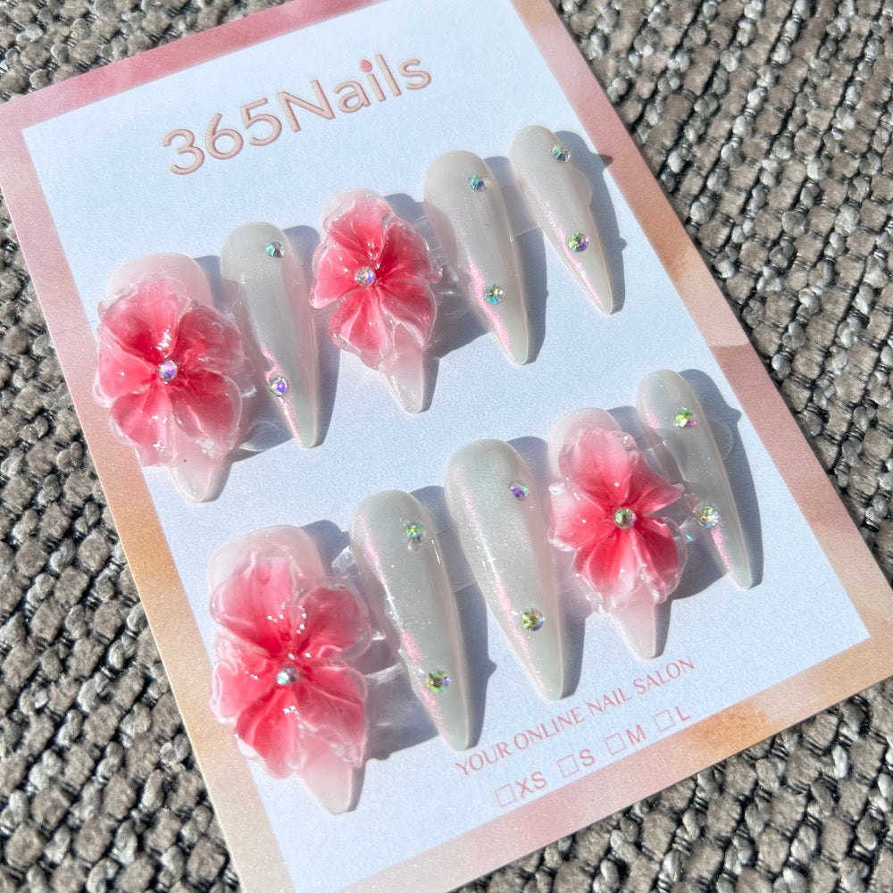 Flora Esculpida: "Flor de Pessegueiro Aurora" – Flores Rosas Translúcidas em 3D em Unhas Stiletto Brancas Peroladas