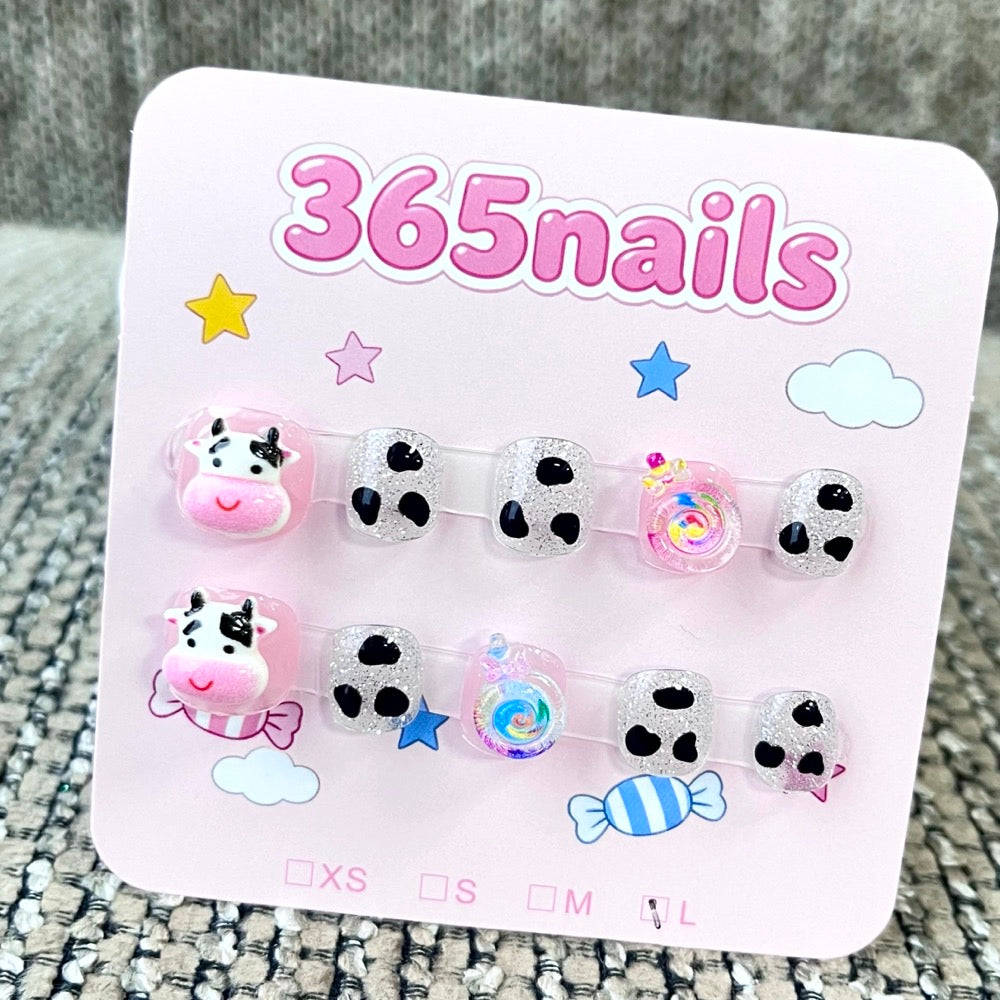 365nails: "Moo Moo's Candyland" – 3D Character Handmade Short Nails