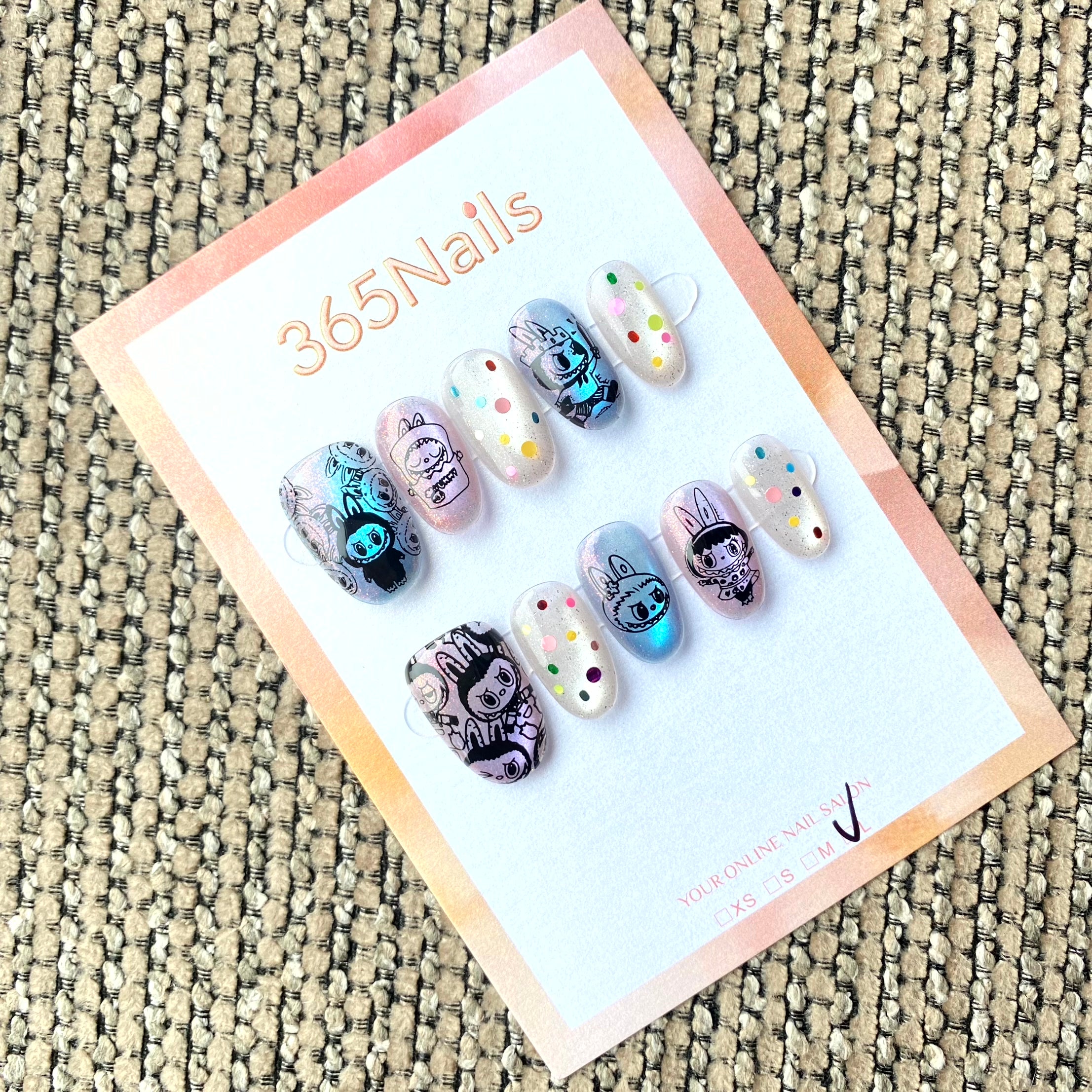 Logotipo de Luxo 365nails: "Harajuku Bunny" – Unhas Ovais Artesanais Holográficas de Desenho Animado e Pontos Neon