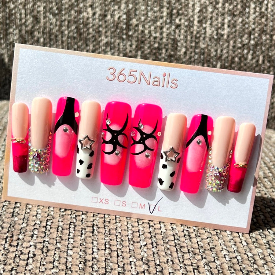 365nails: "네온 반항" – 3D 별 & 그래피티 수제 코핀형 프레스온 네일