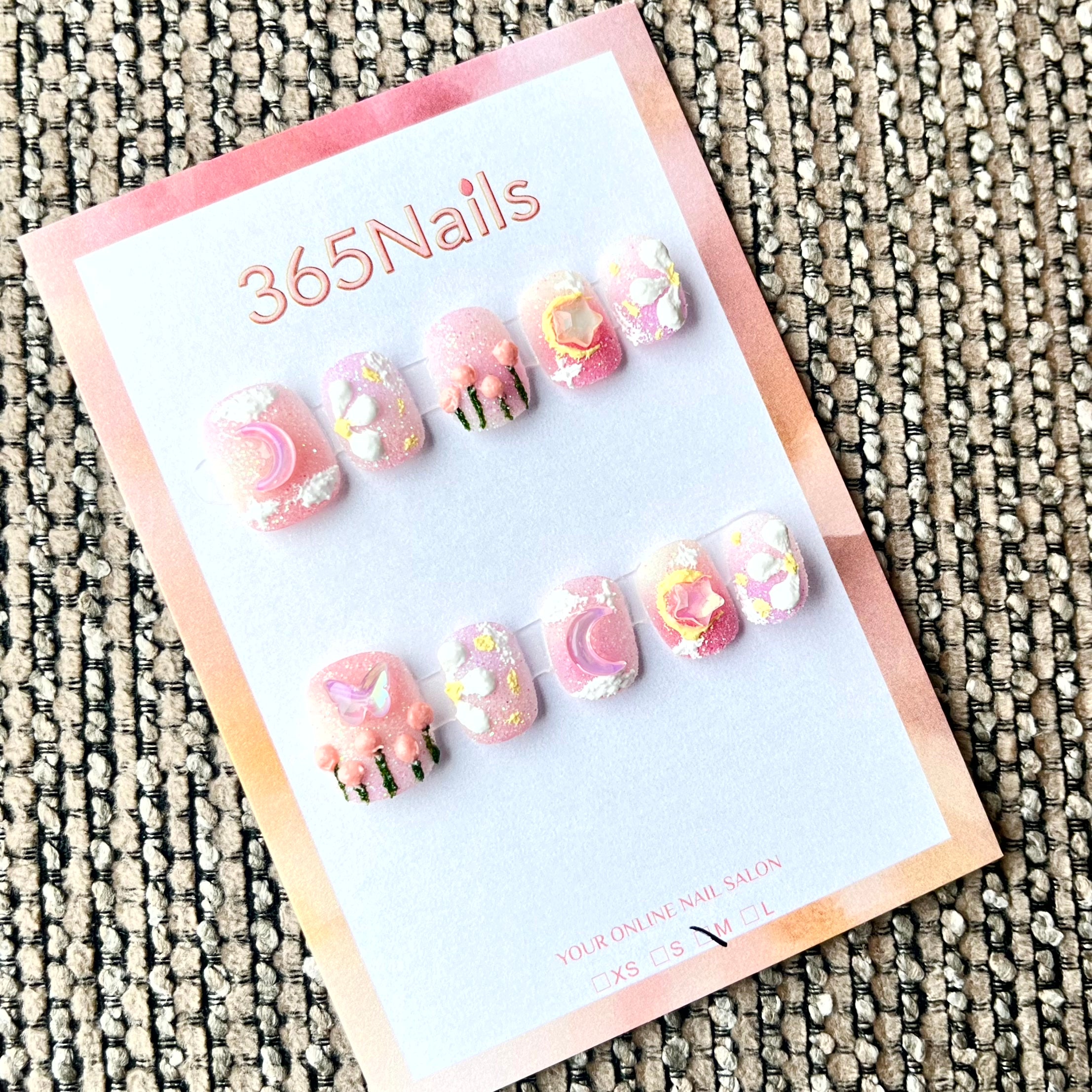 365nails: 별의 꽃 – 3D 꽃 & 참 장식 수제 아몬드형 네일