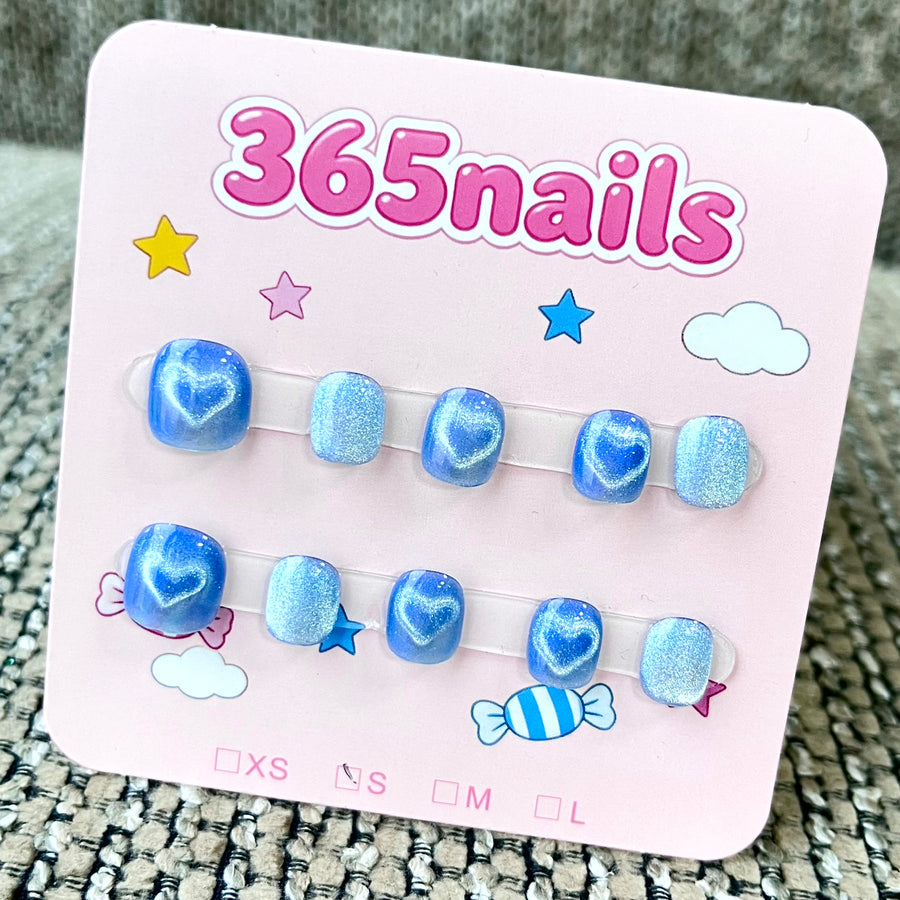 365nails: "블루 벨벳 하트" – 캣아이 & 3D 하트 수제 숏 스퀘어형 네일