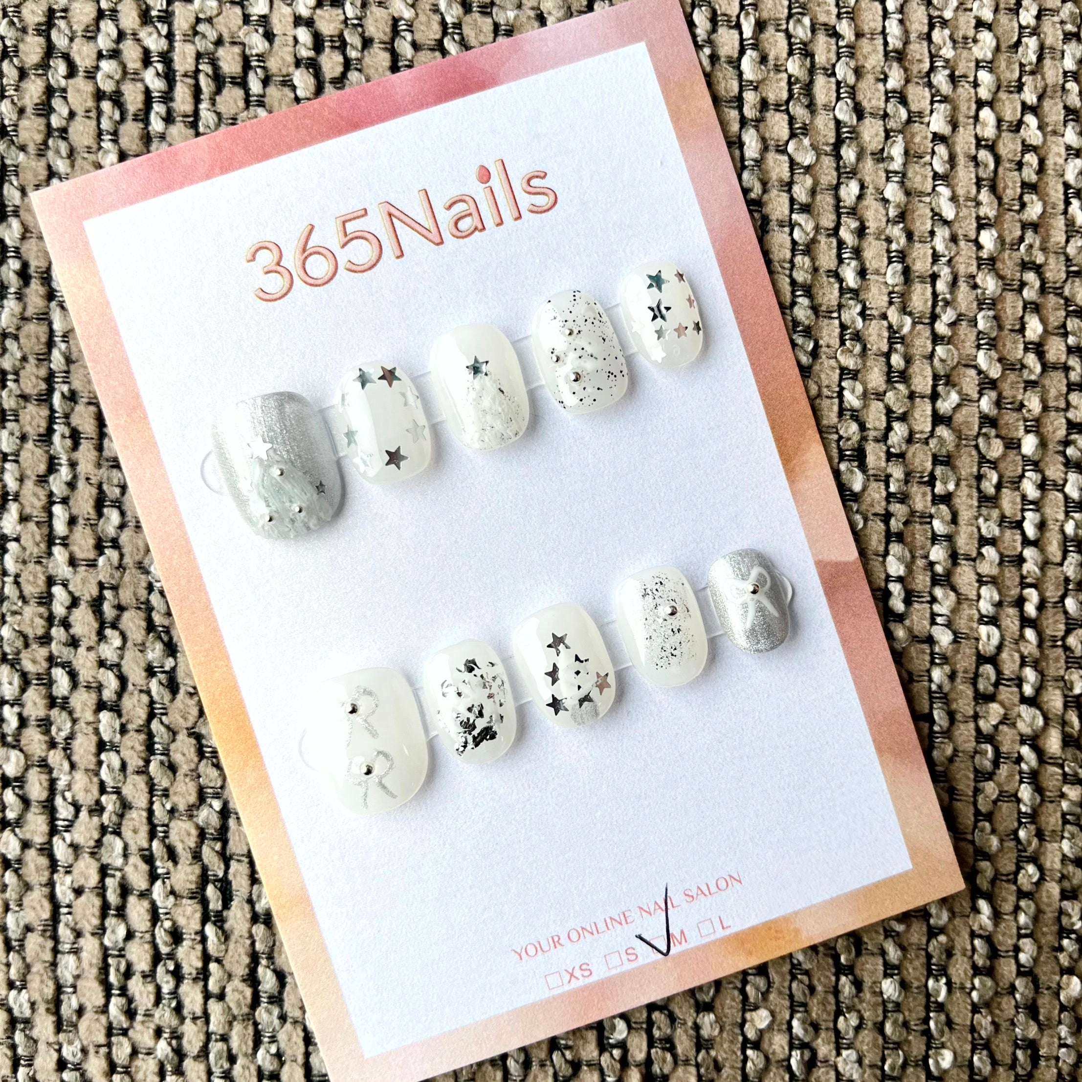 365nails: "Stardust Wish" – Unhas Quadradas Curtas Feitas à Mão com Glitter e Charm de Estrela