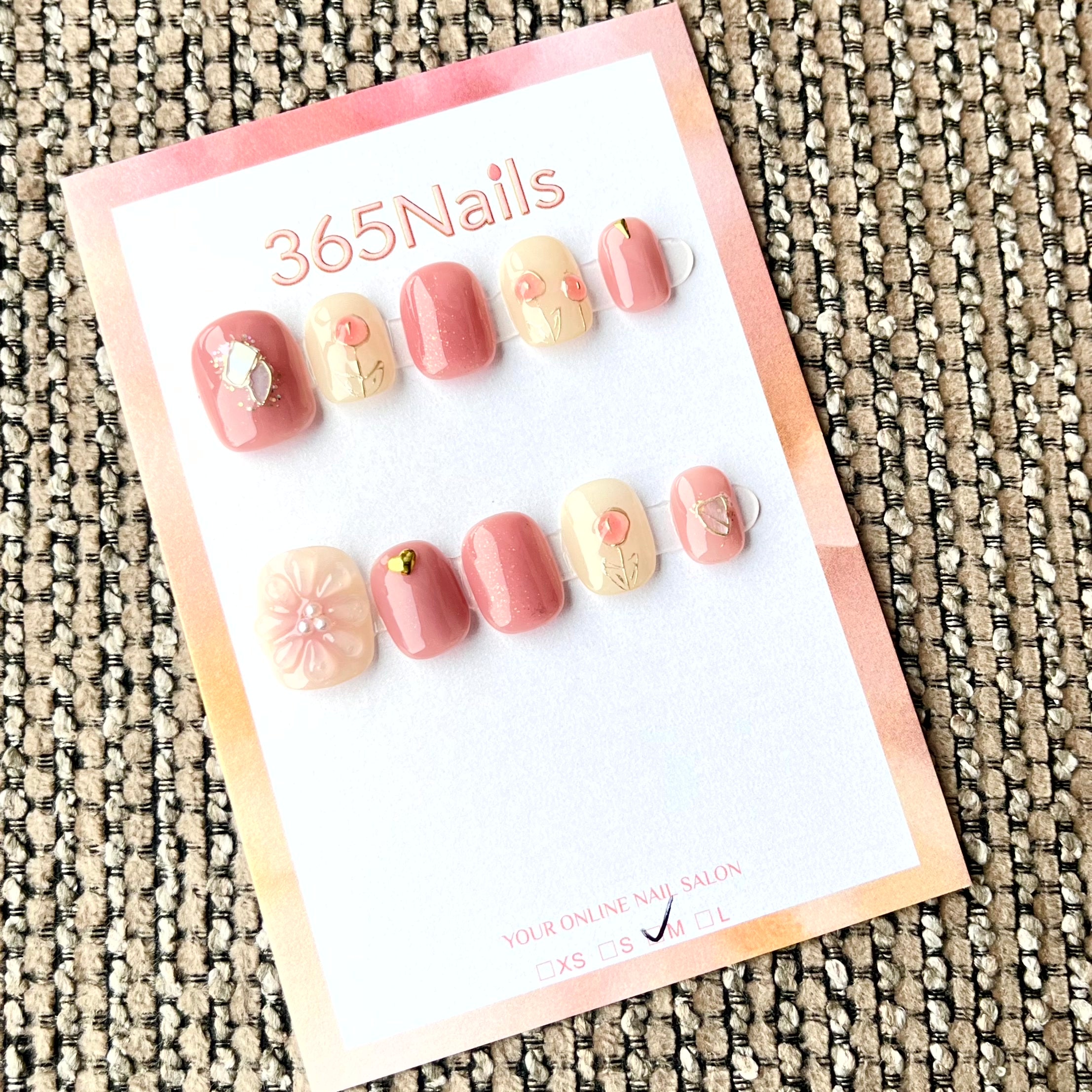 365nails 桃花 — 3D 立體花卉與愛心 手工製 短款方形穿戴甲