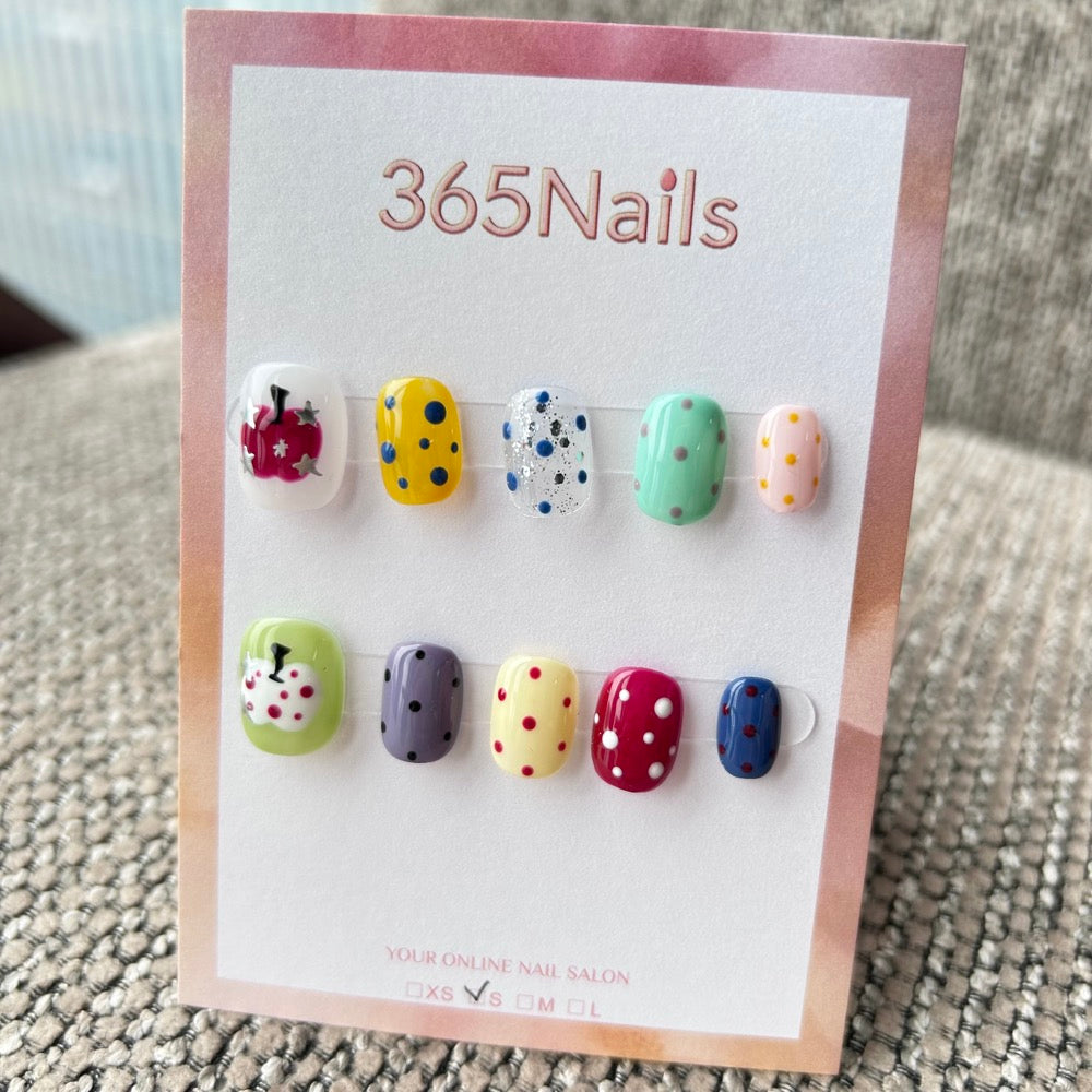 Cartoon & Dopamine: "Juicy Apple Pop" – Colorful Polka Dots, Glitter & Retro Fruit Art Short Nails