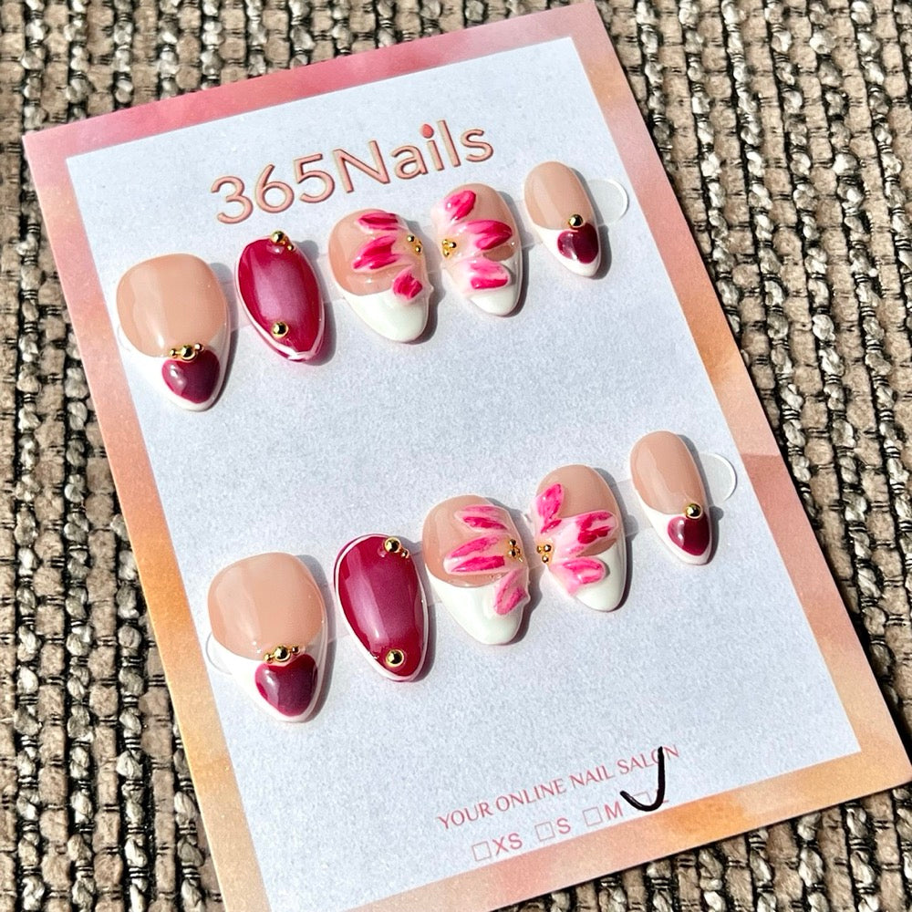 365nails: "Nude Pink Flower Heart Short" – Handmade Short Almond Press-On Nails