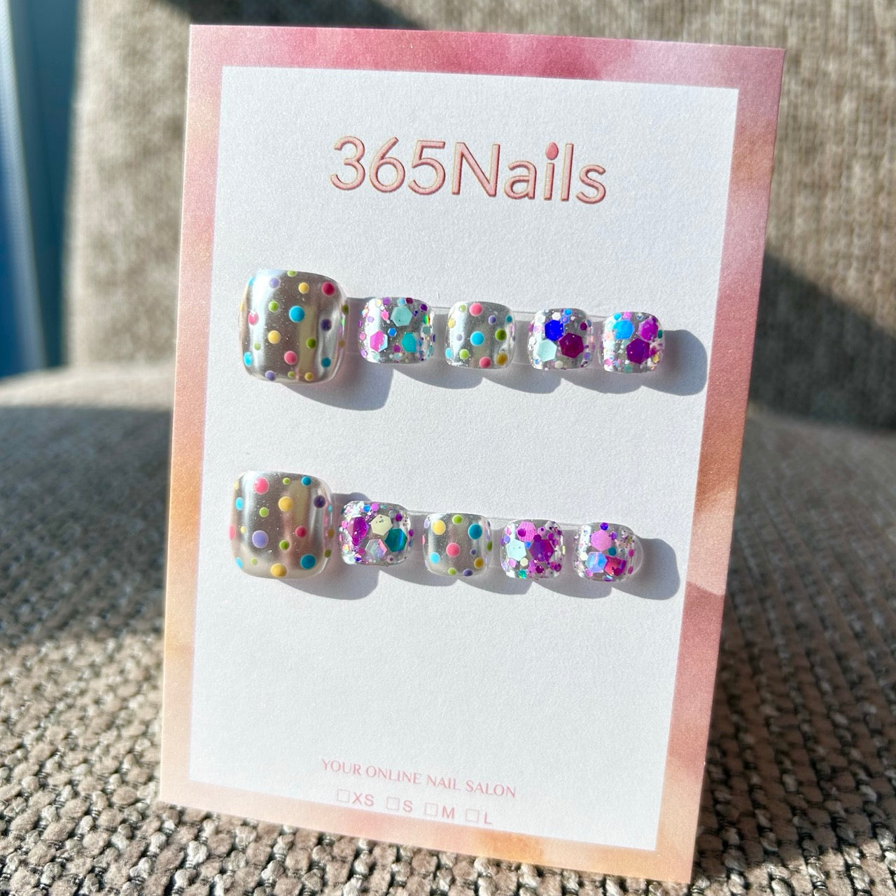 365nails: "鏡面跳色圓點" – 手工製足部穿戴甲