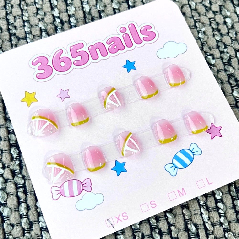 365nails: "Candy Kiss" – 3D French Tip Handmade Short Square Nails