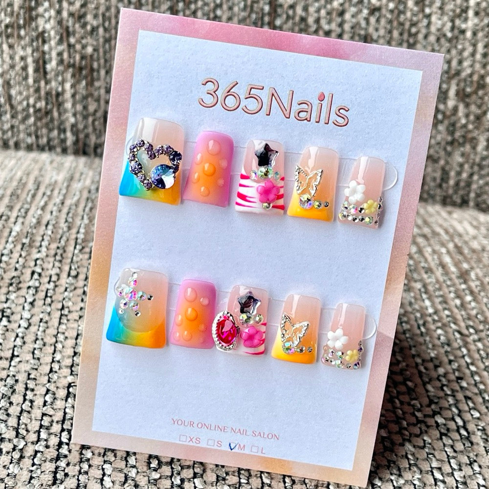 365nails : "Dégradé arc-en-ciel papillon cœur strass floral bulle" – Coloré Kawaii Fait main Mi-long Ongles carrés