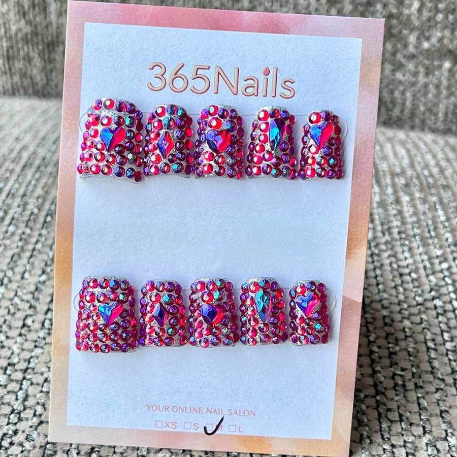 365nails: "Red Heart Rhinestone" – Handmade Short Trapezoid Press-On Nails